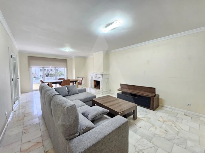 Moradia T4 para Arrendamento em Glória e Vera Cruz Foto 5