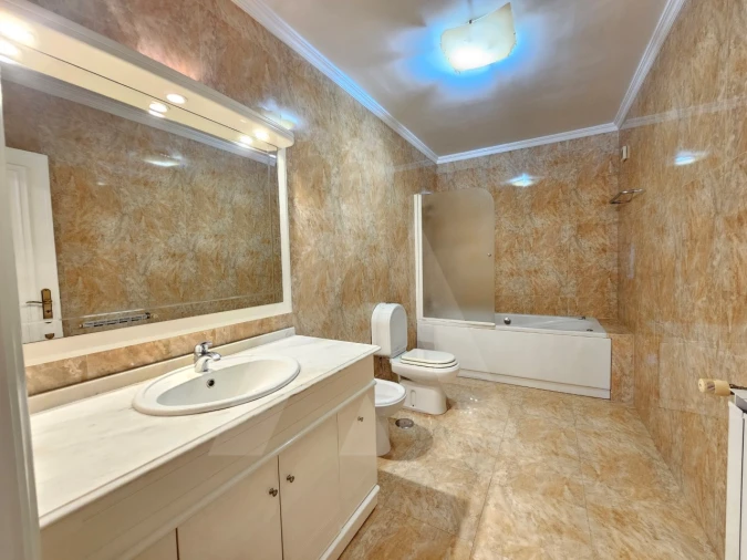 Moradia T4 para Arrendamento em Glória e Vera Cruz Foto 24