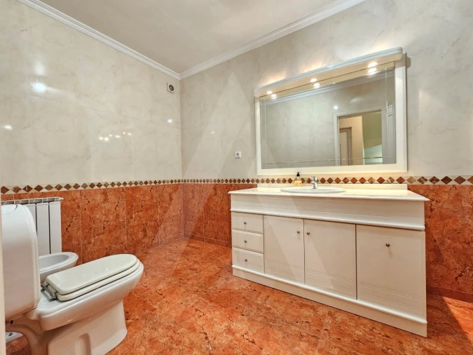 Moradia T4 para Arrendamento em Glória e Vera Cruz Foto 35