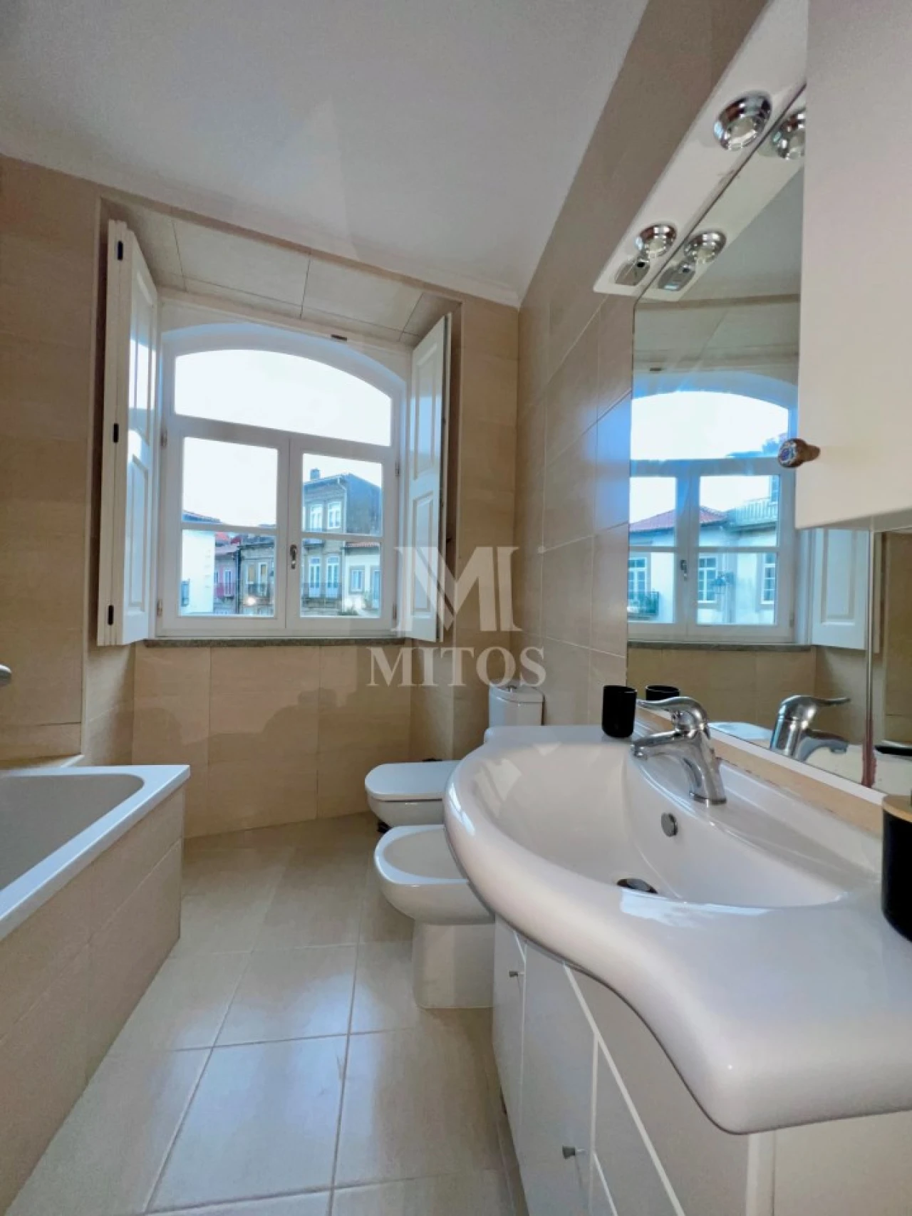 Apartamento T1 para Arrendamento em Santa Maria Maior e Monserrate e Meadela Foto 10