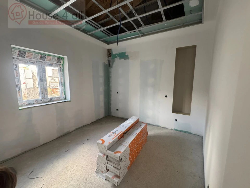 Moradia T1 para Venda em Nossa Senhora do Pópulo, Coto e São Gregório Foto 5