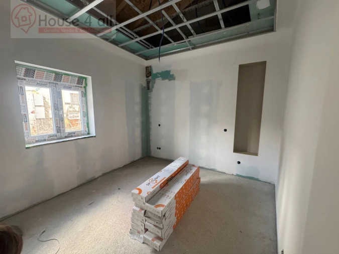 Moradia T1 para Venda em Nossa Senhora do Pópulo, Coto e São Gregório Foto 5