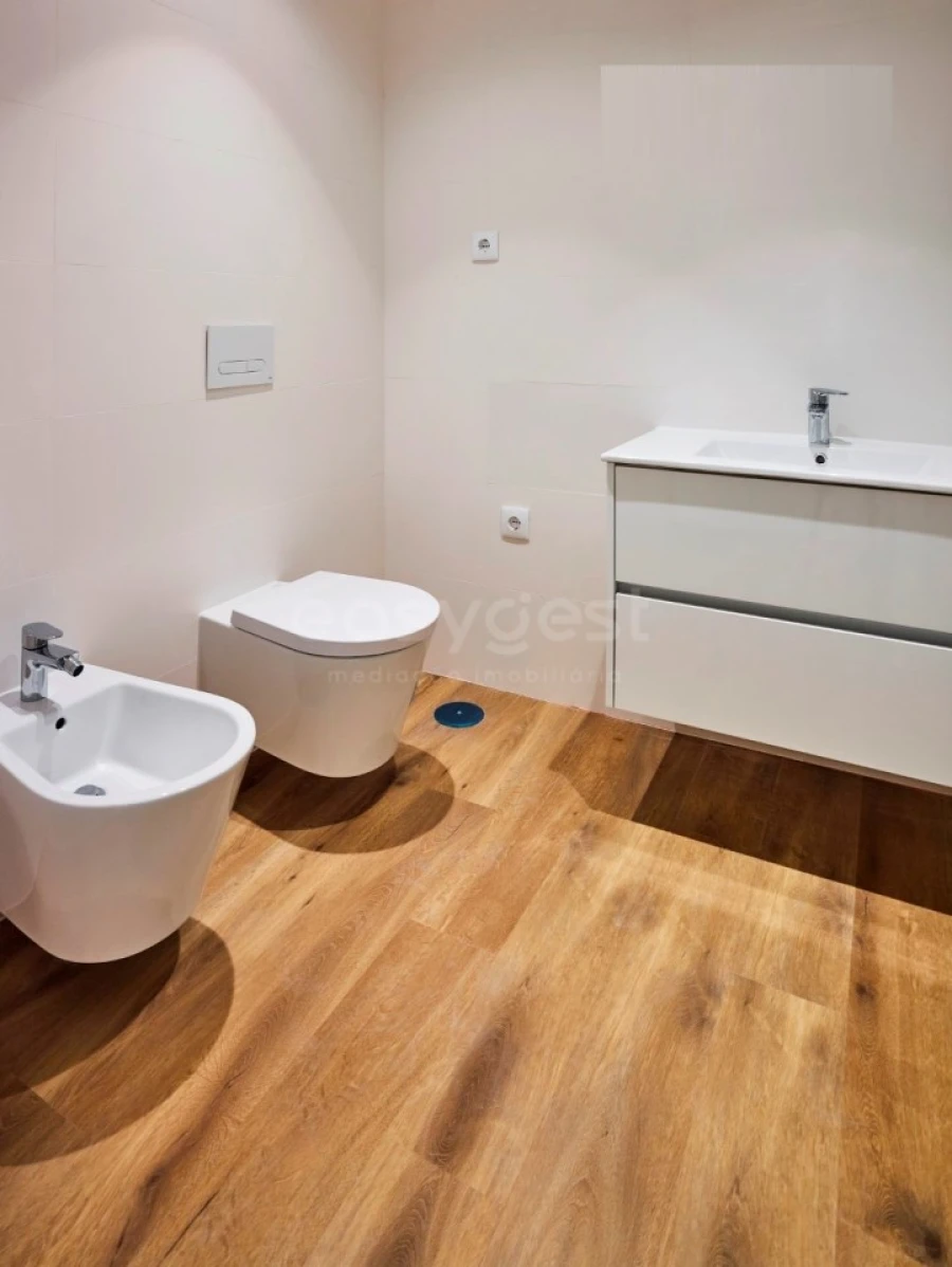 Apartamento T2 para Venda em Nazare Foto 8