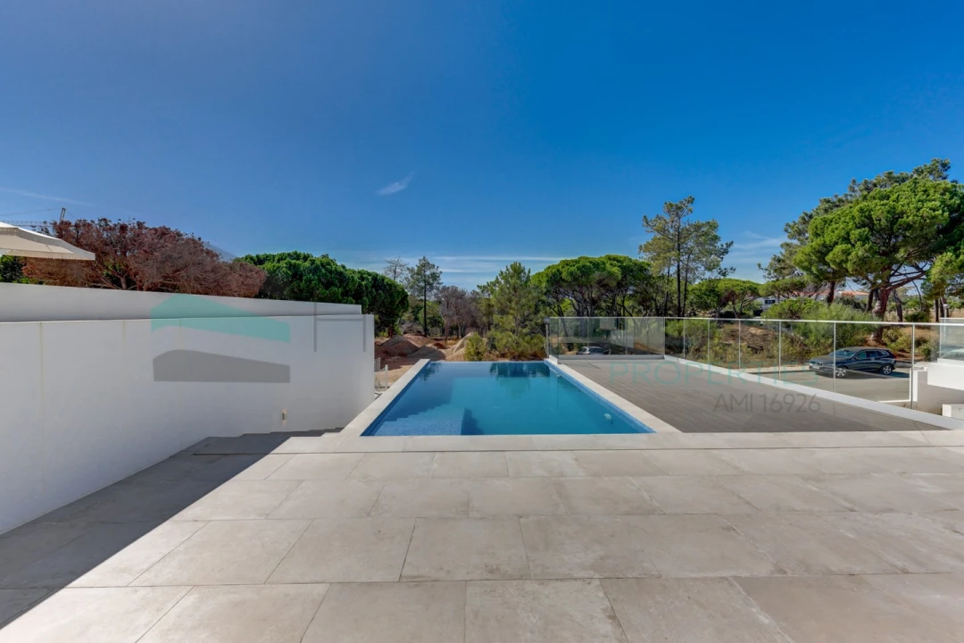 Moradia T4 para Venda em Almancil Foto 5