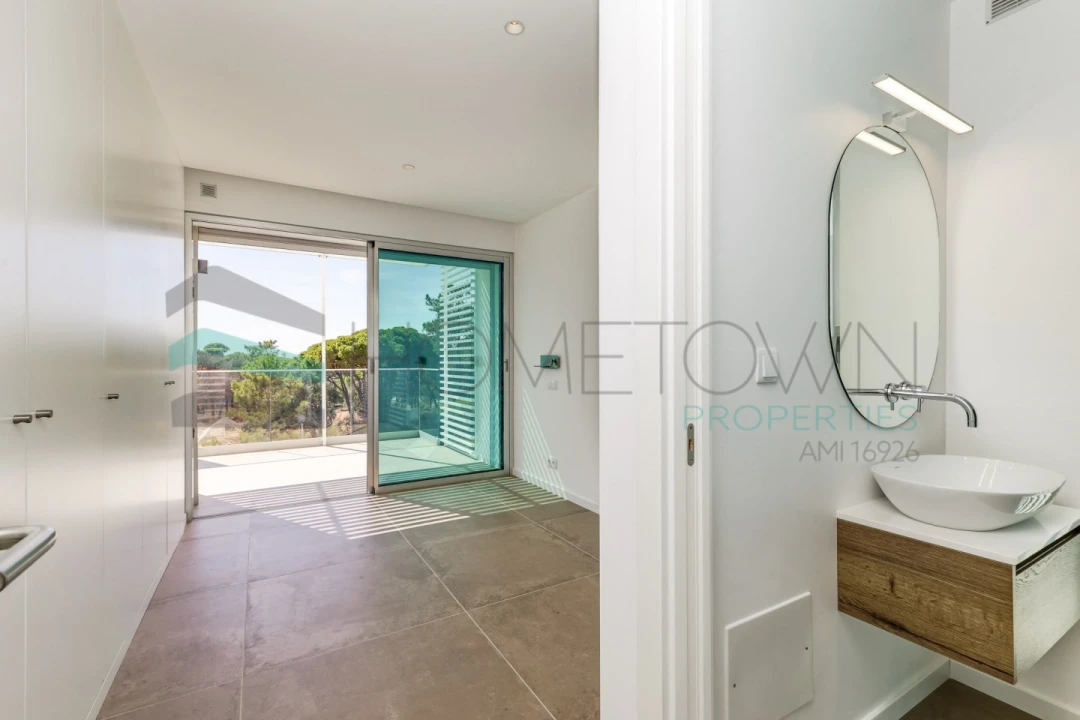 Moradia T4 para Venda em Almancil Foto 37