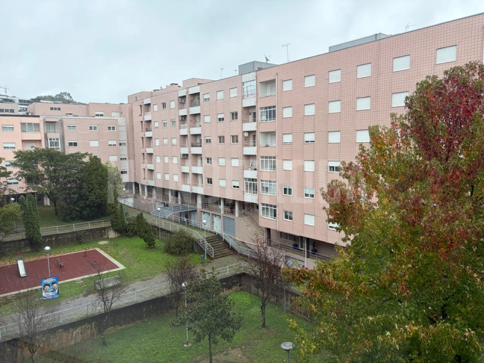 Apartamento T3 para Arrendamento em Gualtar Foto 12