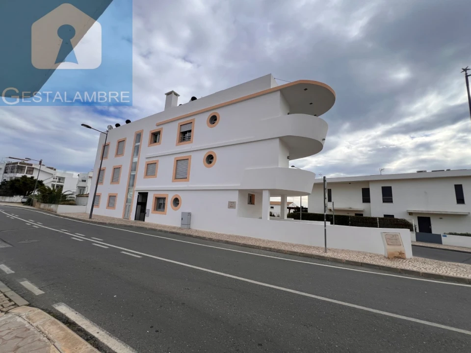 Moradia T2 para Venda em Albufeira e Olhos de Água Foto 7