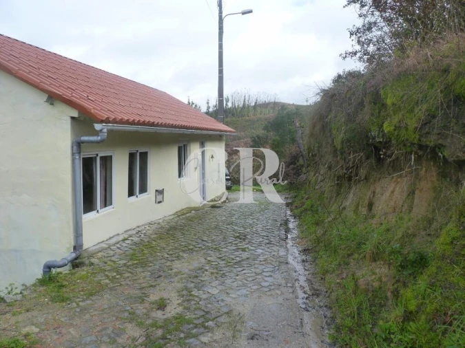 Moradia T3 para Venda em Almoster Foto 5