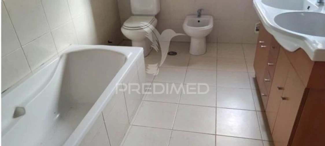 Moradia T4 para Venda em Seiça Foto 9