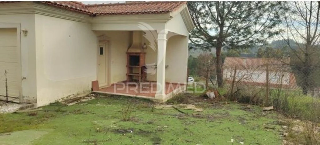 Moradia T4 para Venda em Seiça Foto 11