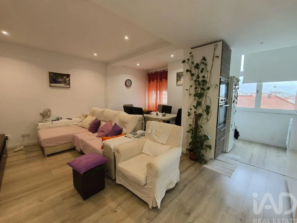 Apartamento T3 para Venda em Queluz e Belas Foto 6