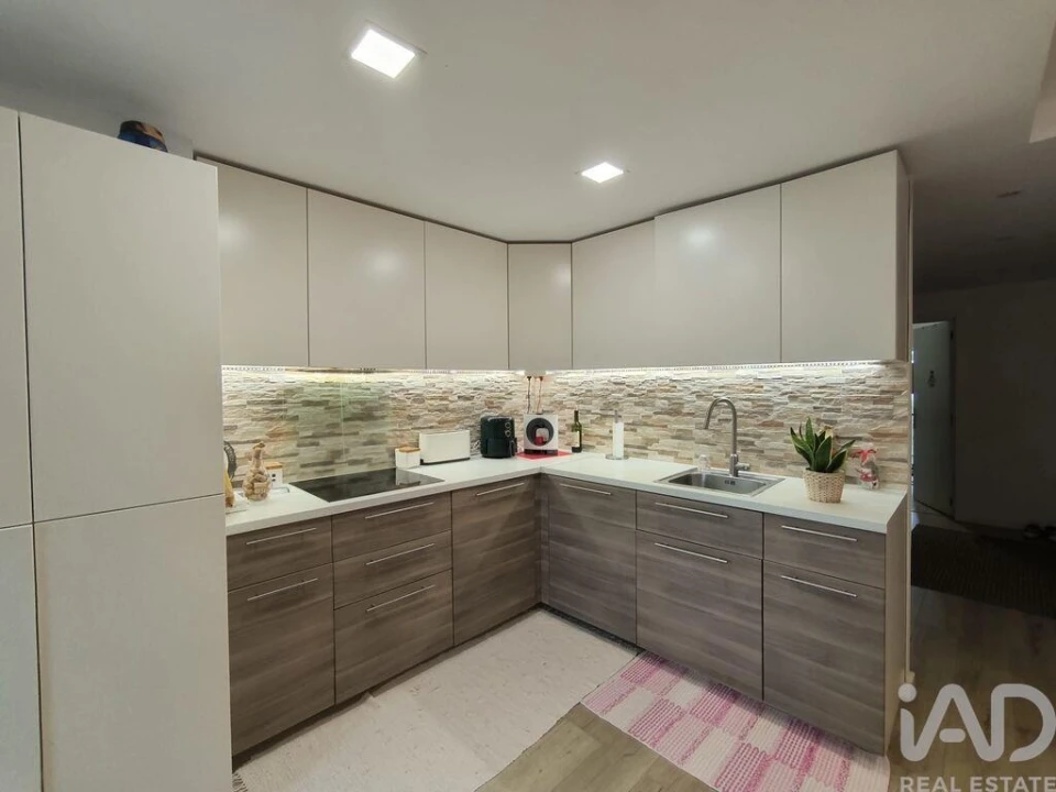 Apartamento T3 para Venda em Queluz e Belas Foto 1