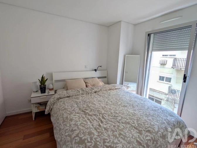 Apartamento T1 para Arrendamento em Santo António Foto 6
