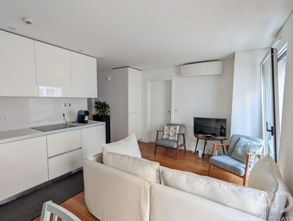 Apartamento T1 para Arrendamento em Santo António Foto 3