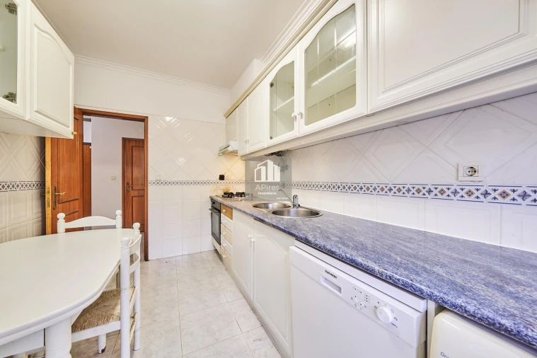 Apartamento T2 para Venda em Charneca de Caparica e Sobreda Foto 6