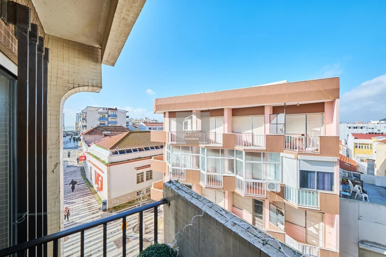 Apartamento T1 para Venda em Costa da Caparica Foto 16