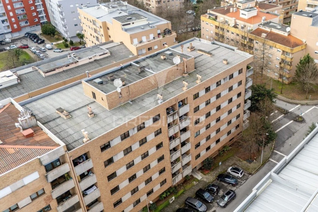 Apartamento T3 para Venda em Nogueira, Fraião e Lamaçães Foto 1