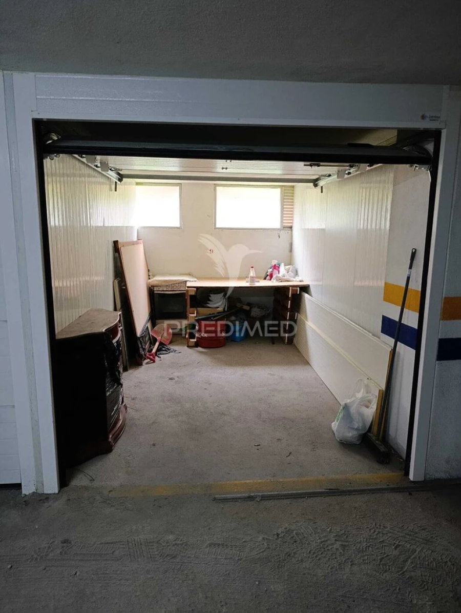 Garagem para Arrendamento em Gambia-Pontes-Alto da Guerra