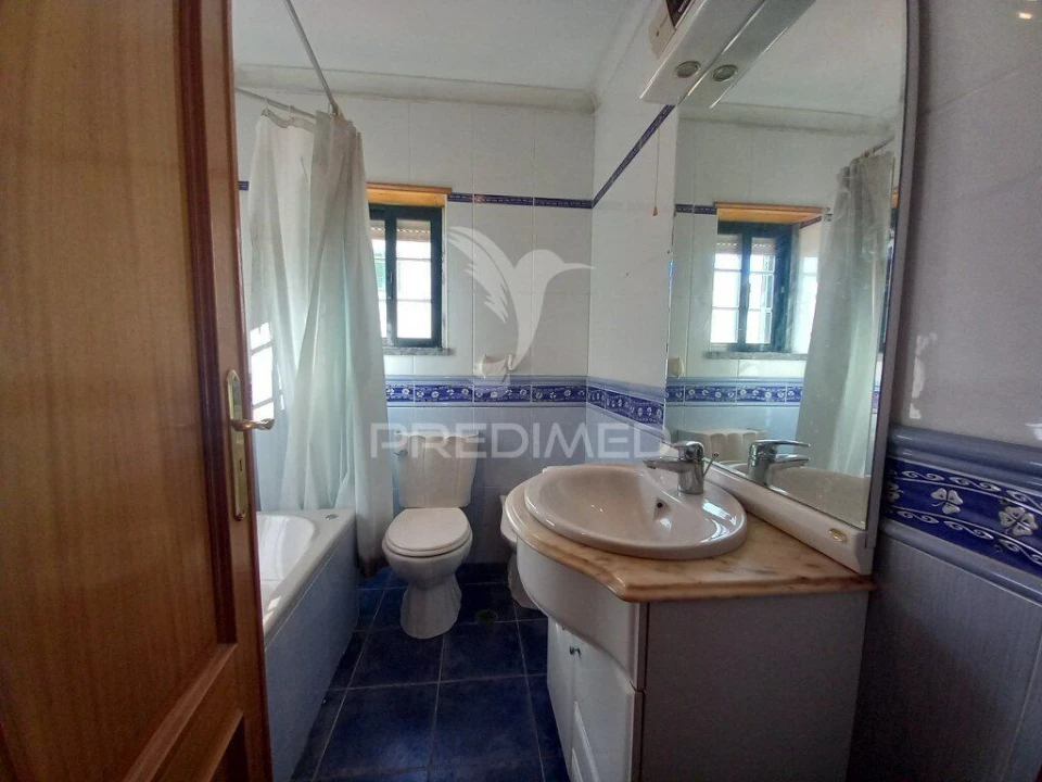 Moradia T4 para Venda em Santo Isidoro Foto 9