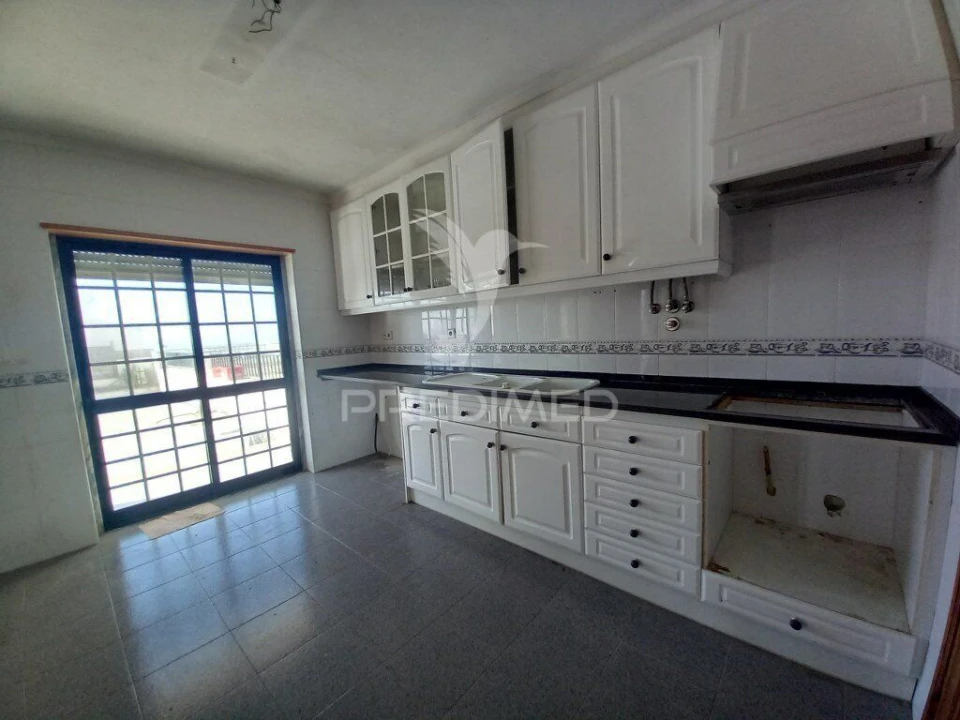 Moradia T4 para Venda em Santo Isidoro Foto 6