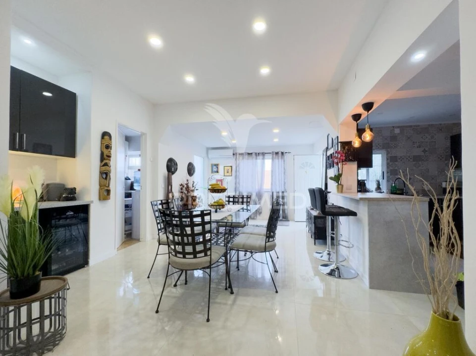 Moradia T4 para Venda em Charneca de Caparica e Sobreda Foto 8