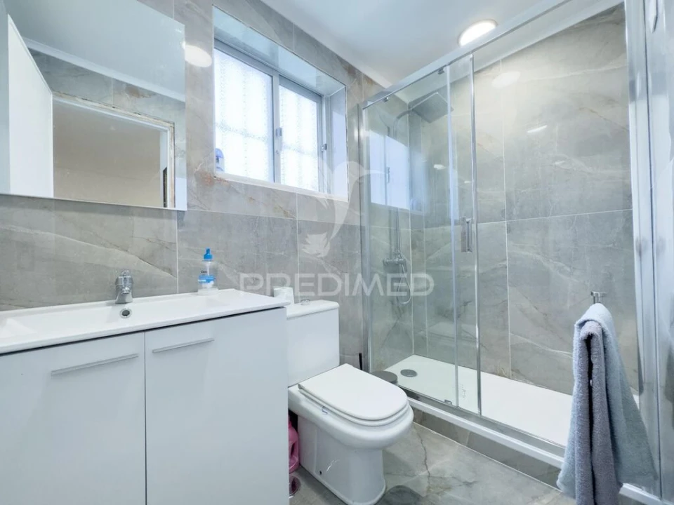 Moradia T4 para Venda em Charneca de Caparica e Sobreda Foto 11