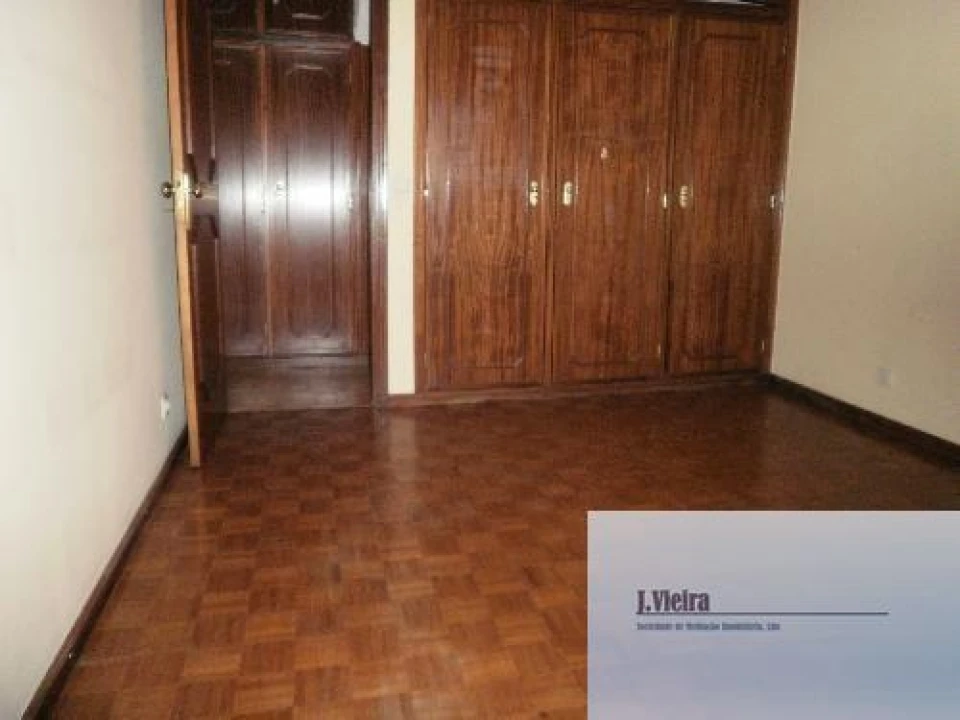 Apartamento T2 para Venda em Arcozelo Foto 3