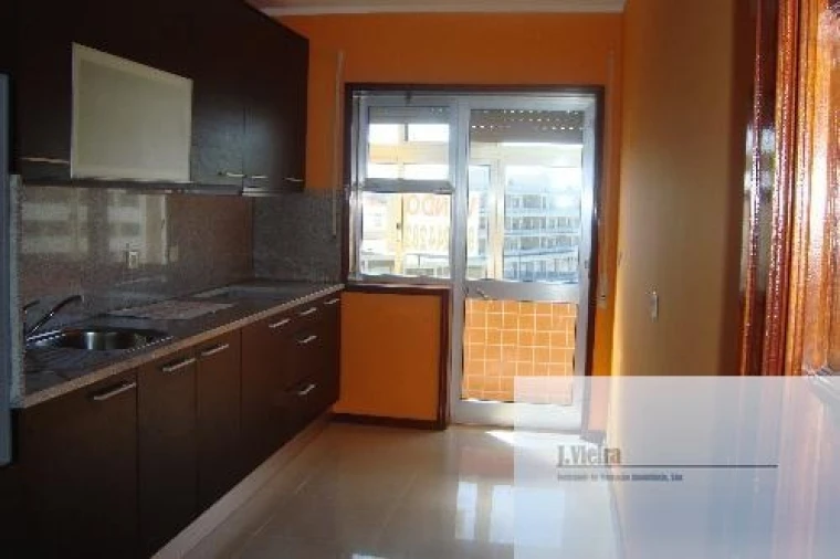 Apartamento T2 para Venda em Arcozelo
