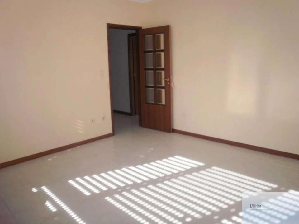 Apartamento T2 para Venda em Arcozelo Foto 2