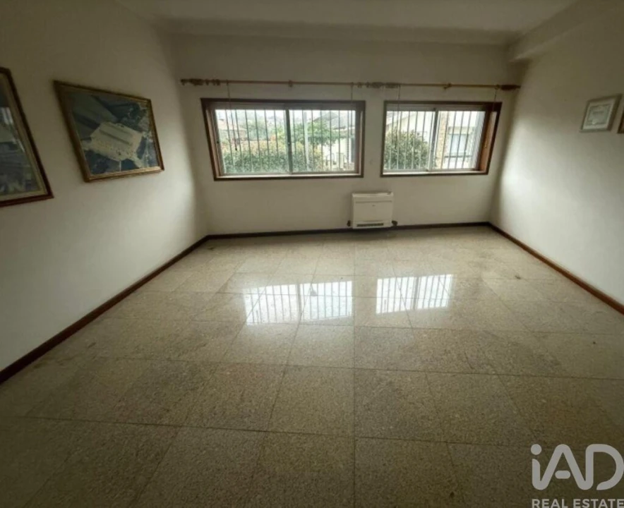 Armazém para Venda em Escapães Foto 4