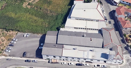 Armazém para Venda em Escapães