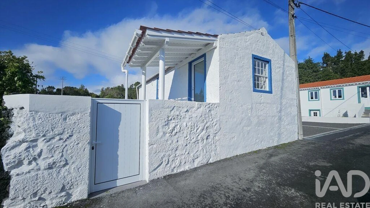Moradia T1 para Venda em Lajes do Pico Foto 1