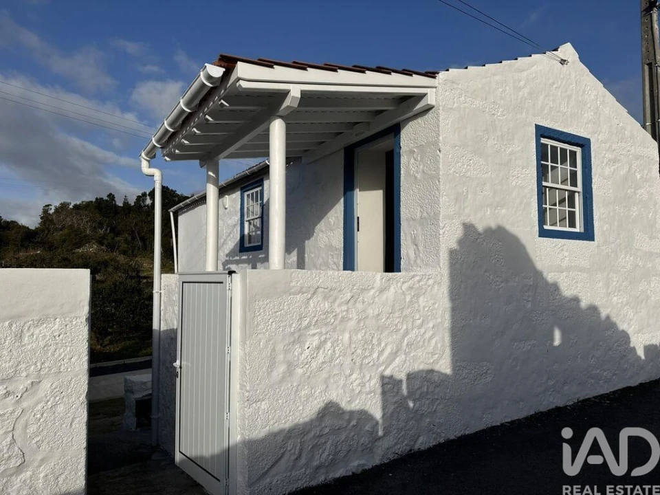 Moradia T1 para Venda em Lajes do Pico Foto 10