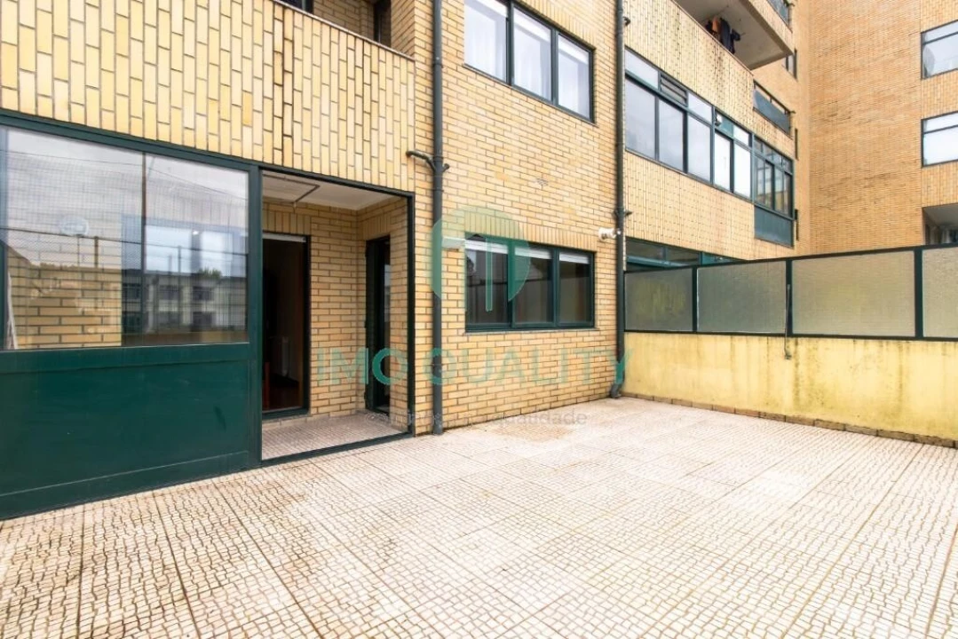 Apartamento T1 para Arrendamento em Paranhos Foto 12