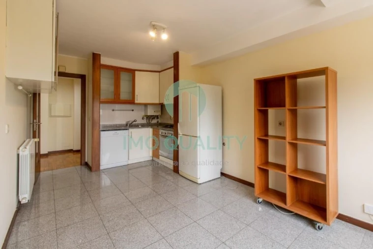 Apartamento T1 para Arrendamento em Paranhos Foto 8