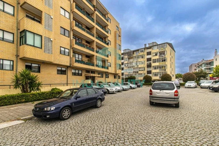 Apartamento T1 para Arrendamento em Paranhos Foto 14