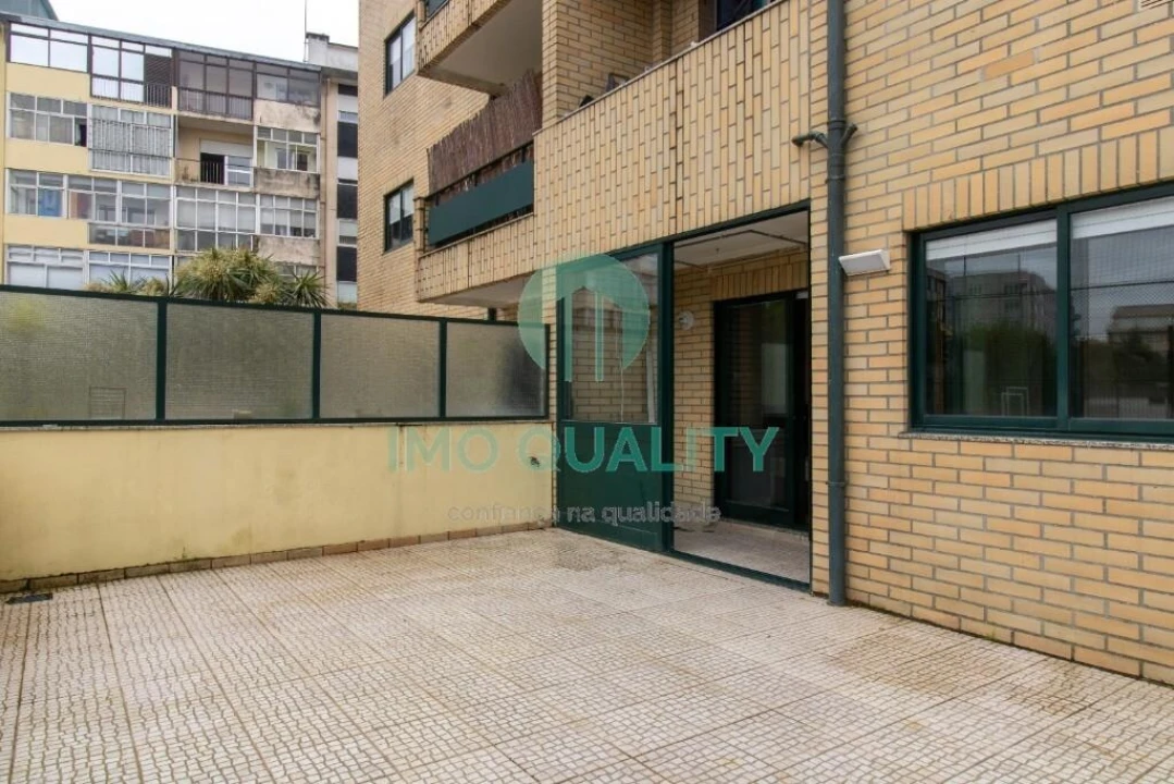 Apartamento T1 para Arrendamento em Paranhos Foto 11