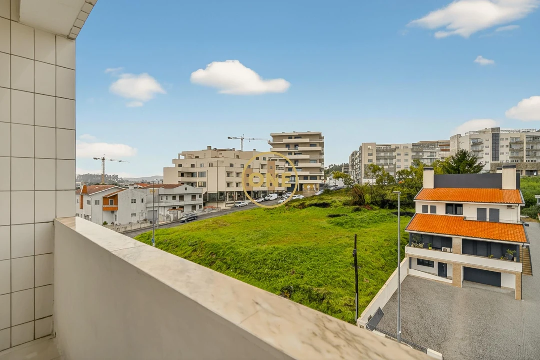 Apartamento T3 para Venda em Paços de Ferreira Foto 4