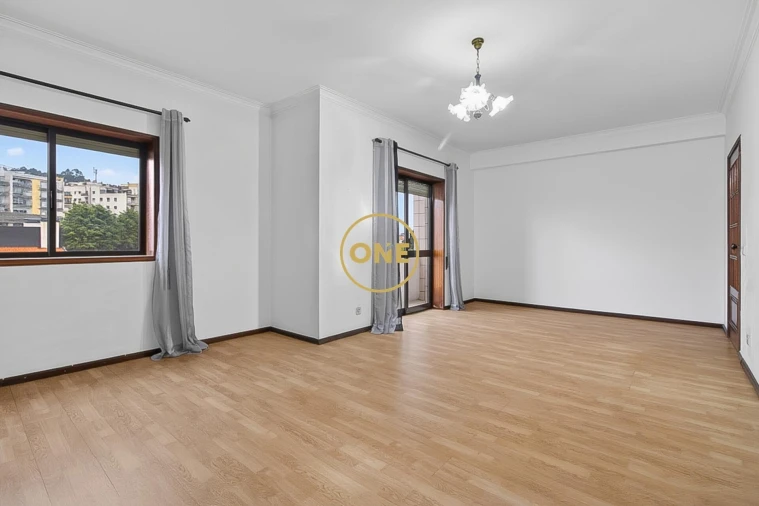 Apartamento T3 para Venda em Paços de Ferreira Foto 3