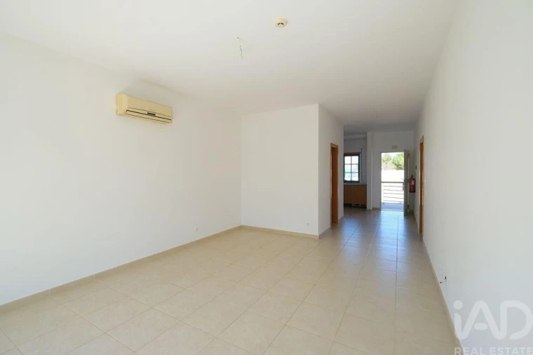 Apartamento T1 para Venda em Quinta do Anjo Foto 6