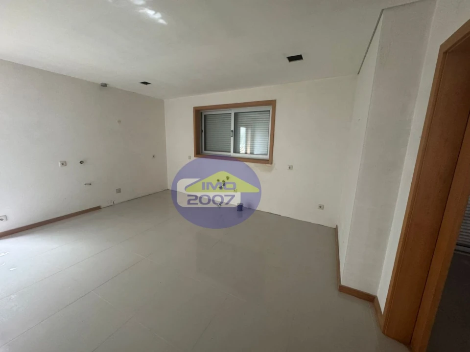 Quinta T3 para Venda em Mozelos Foto 3