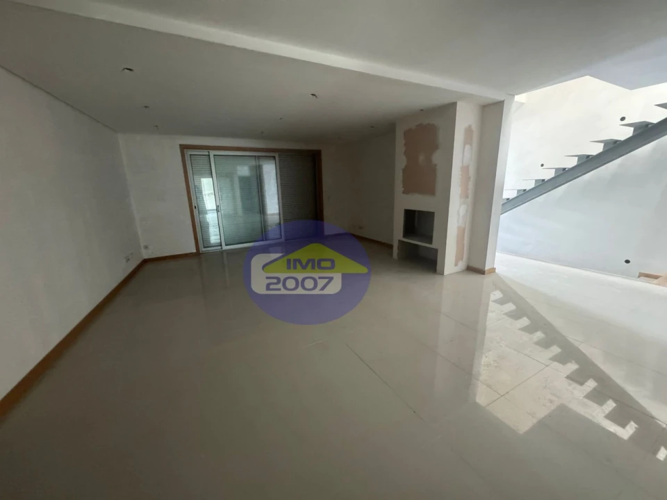 Quinta T3 para Venda em Mozelos Foto 7