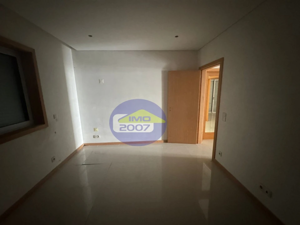 Quinta T3 para Venda em Mozelos Foto 9