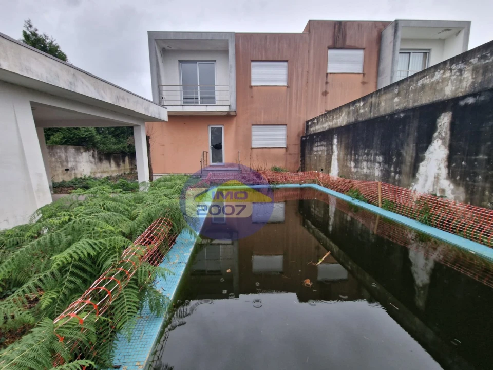 Quinta T3 para Venda em Mozelos Foto 1