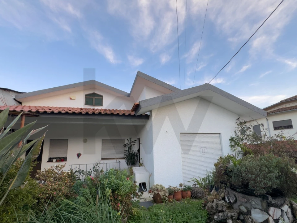 Moradia T3 para Venda em Travassô e Óis da Ribeira Foto 1