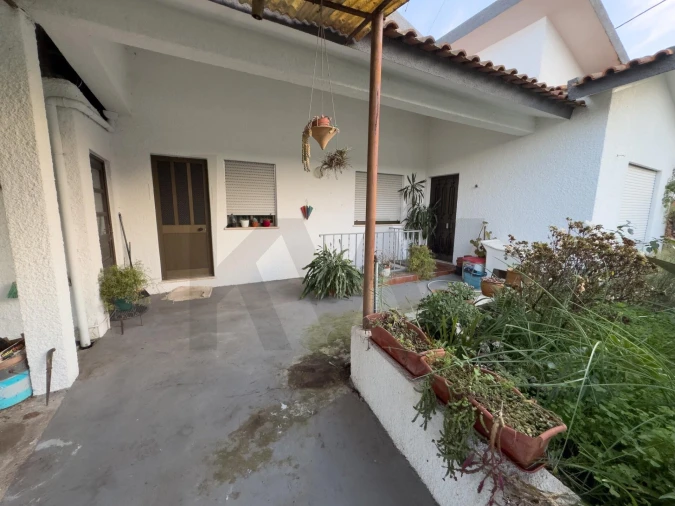 Moradia T3 para Venda em Travassô e Óis da Ribeira Foto 3