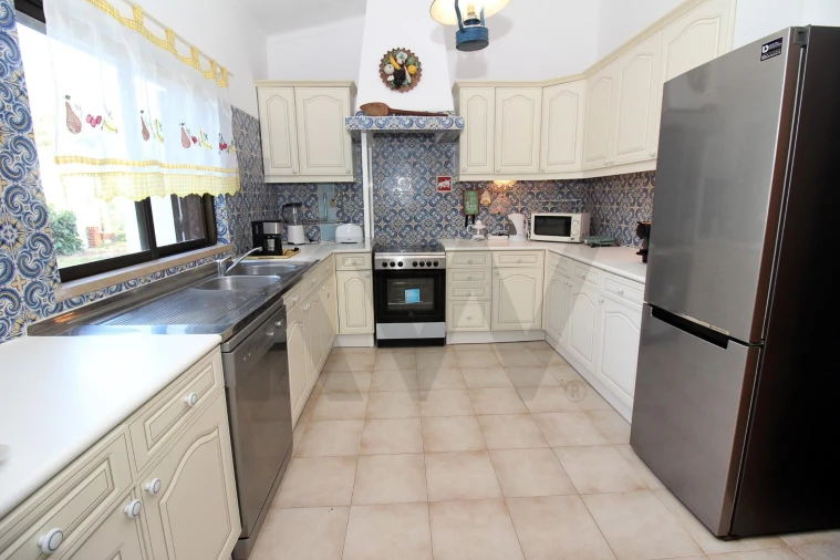 Moradia T4 para Venda em Alcantarilha e Pêra Foto 17