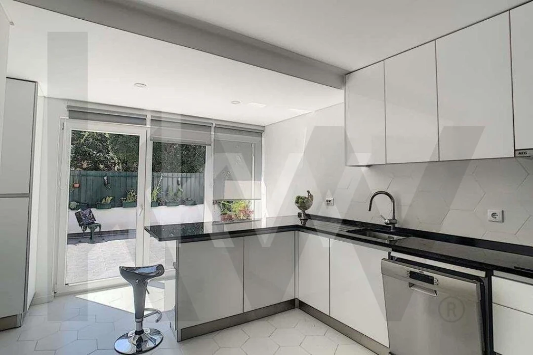 Moradia T4 para Venda em Gaeiras Foto 5