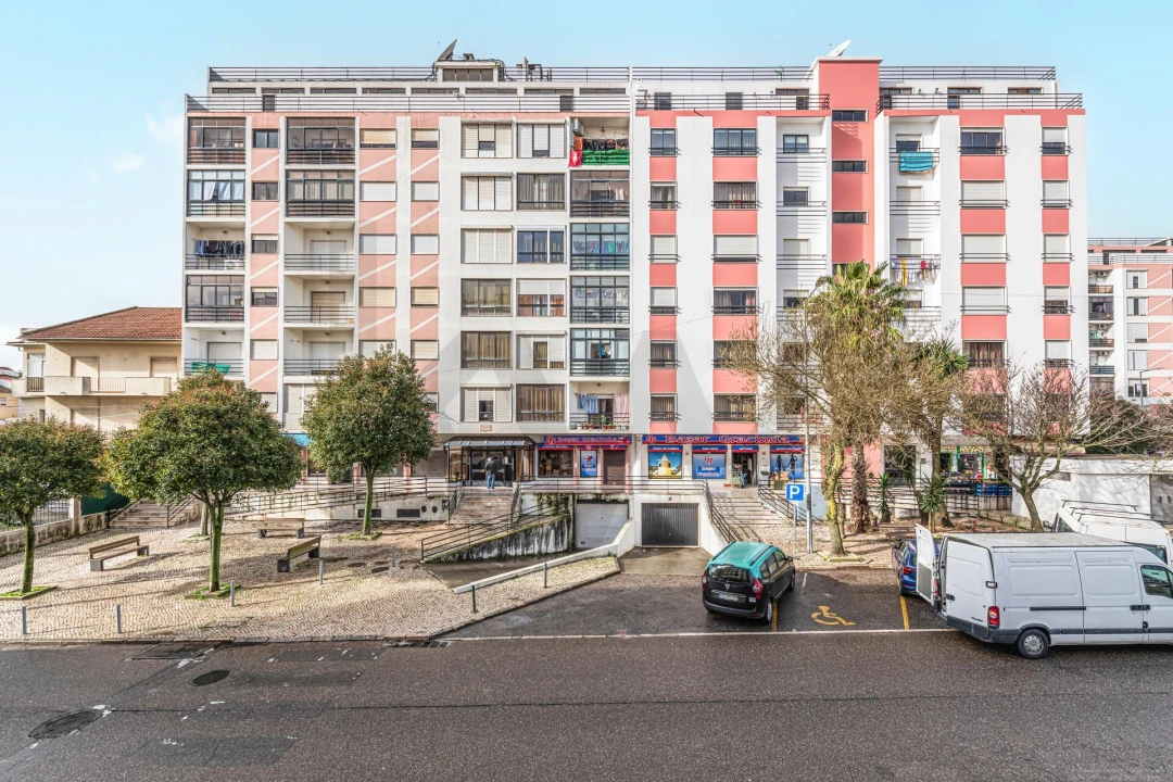 Apartamento T3 para Venda em Casal de Cambra Foto 17