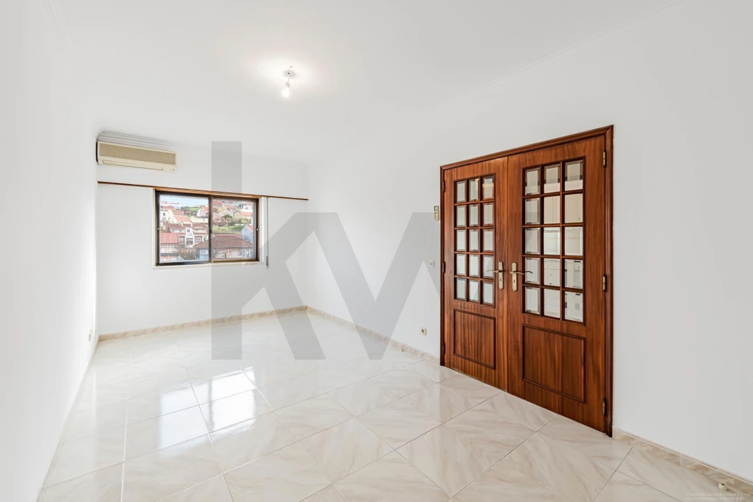 Apartamento T3 para Venda em Casal de Cambra Foto 3